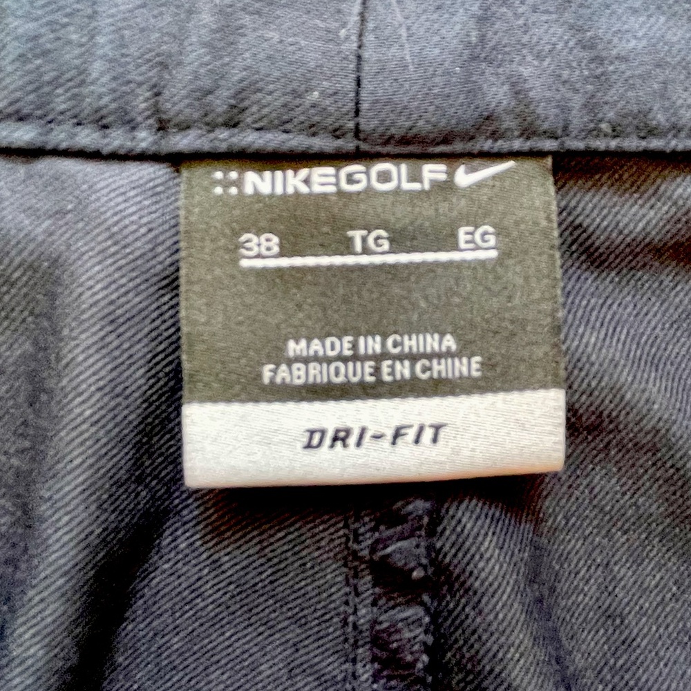 NikeGOLF Shorts - Picture 4 of 5